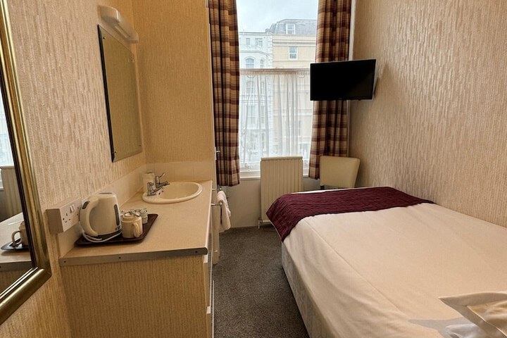Room 16 of 59