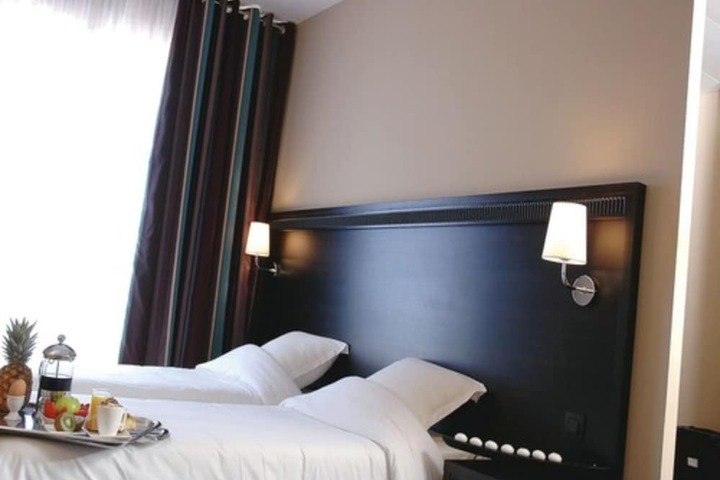 Room 7 of 60