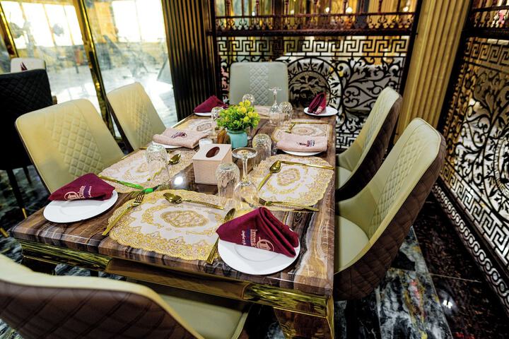 Dining 15 of 25
