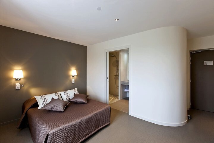 Room 7 of 61