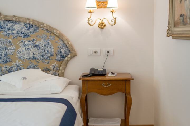 Room 10 of 69