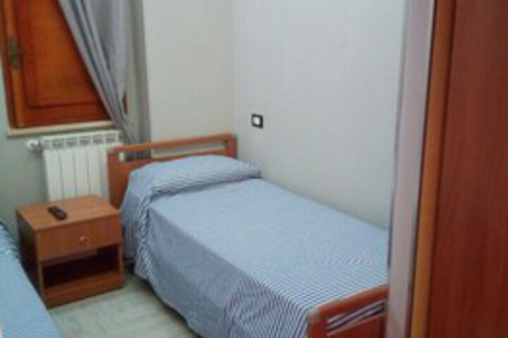 Room 21 of 30