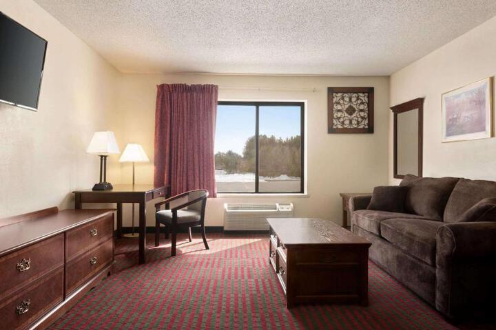 1 King Bed (12 of 12)