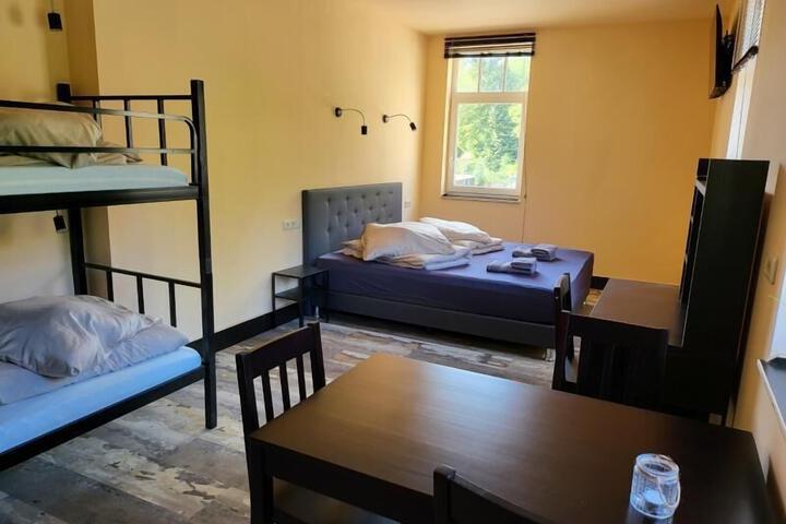 Room 47 of 66