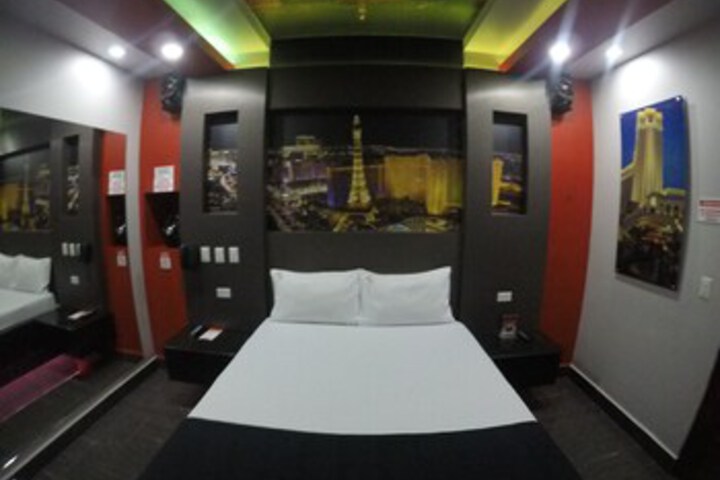 Room 23 of 78