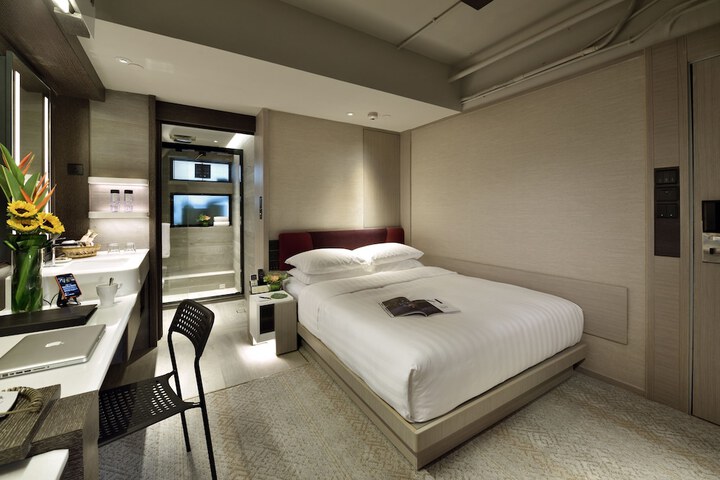 Room 8 of 70