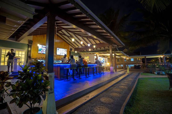 Lounge 117 of 145