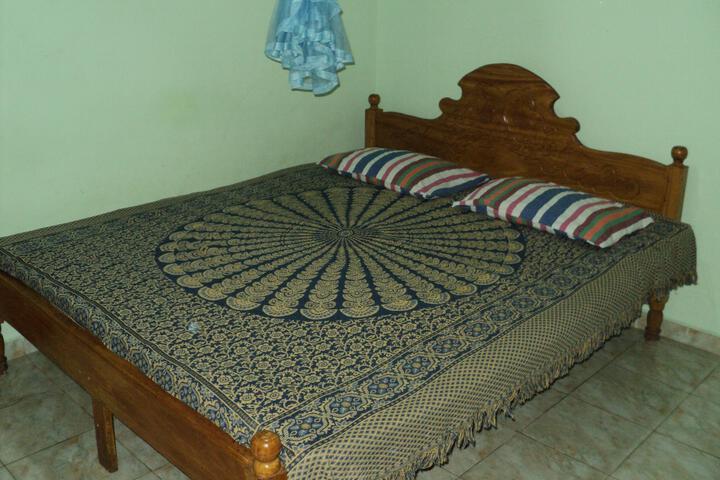 Room 2 of 6