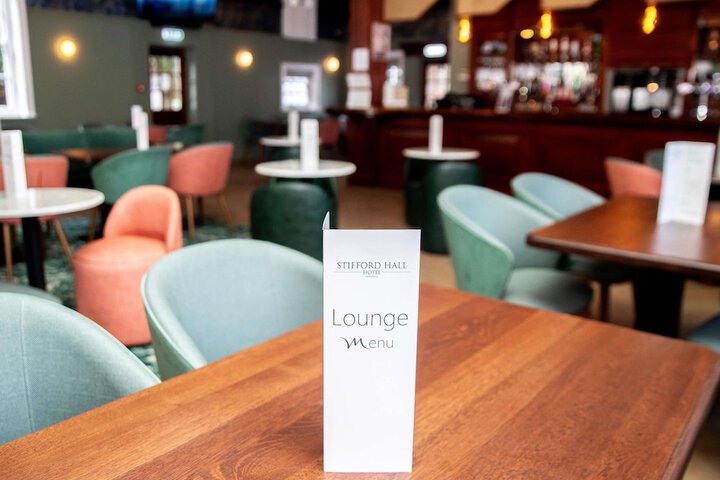 Lounge 65 of 103