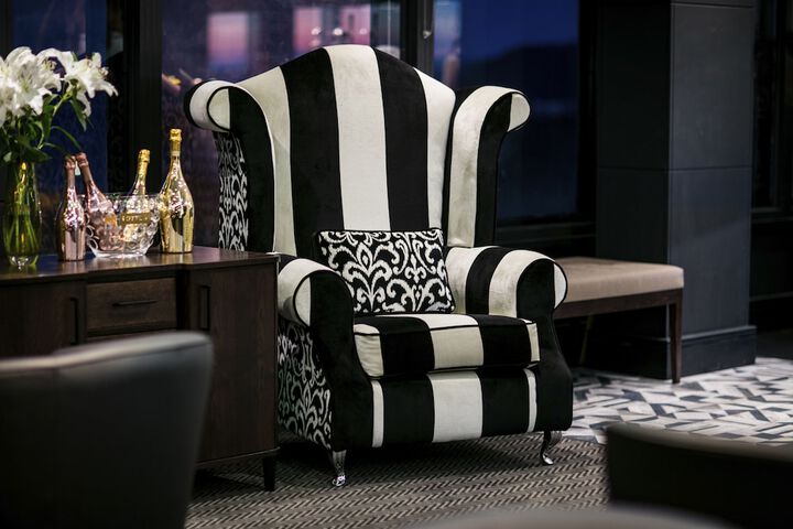 Lounge 64 of 88