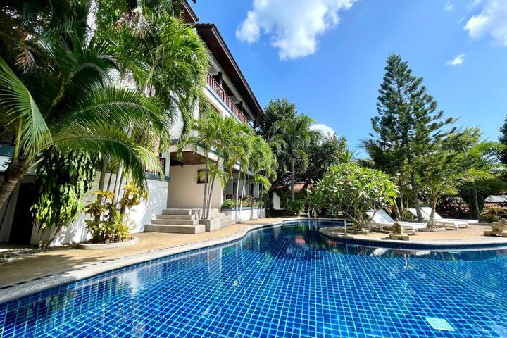 Pool Hotel