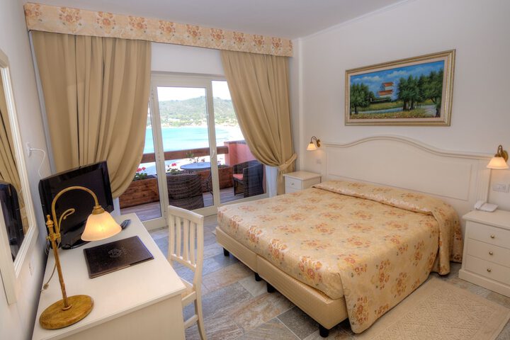 Room 3 of 52
