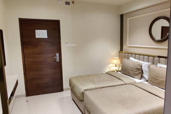 Room 28 of 48