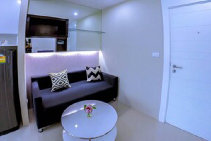 Room 9 of 27