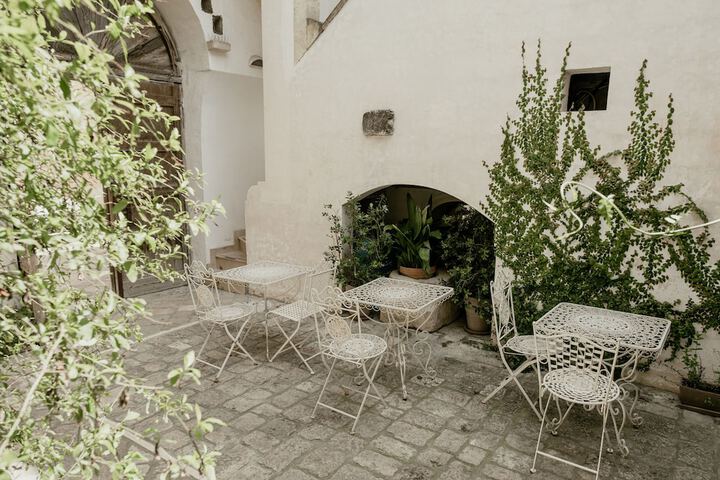 Hotel Exterior 121 of 137