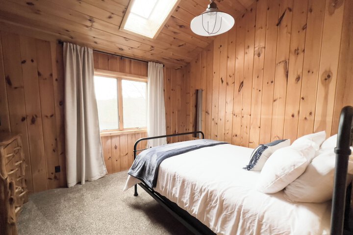 Room 8 of 34