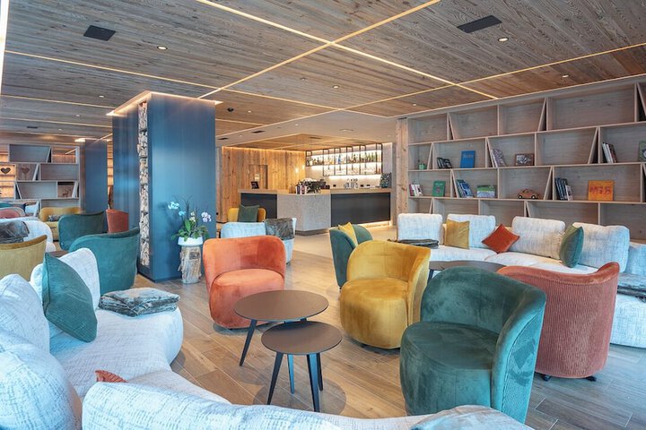Hotel Interior 7 of 91