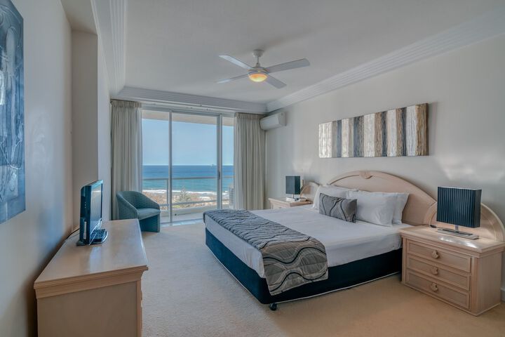 Room 4 of 114