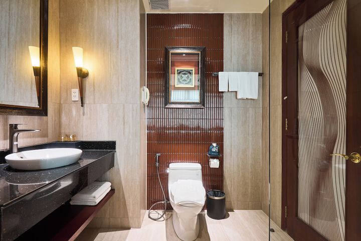 Room 47 of 102