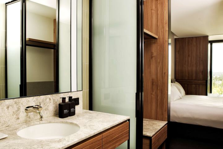 Room 44 of 60