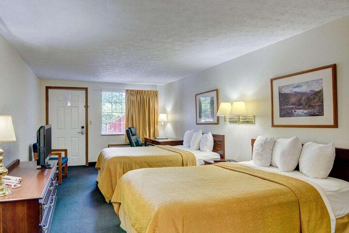 2 Queen Beds (4 of 6)