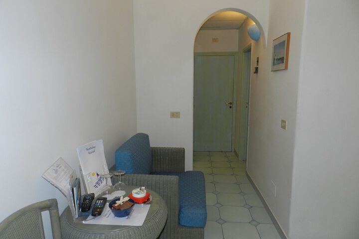 Room 8 of 108