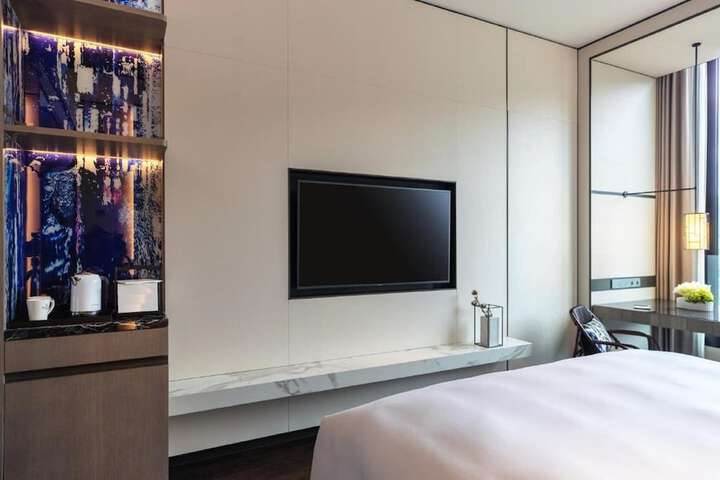 Room 4 of 49