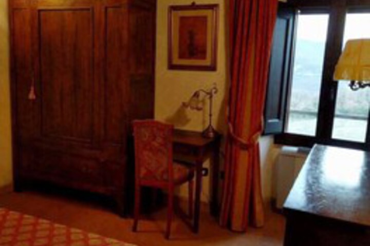 Room 53 of 66