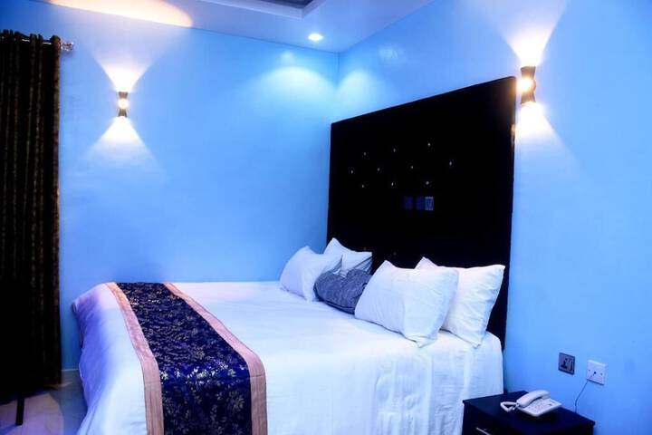 Room 6 of 26