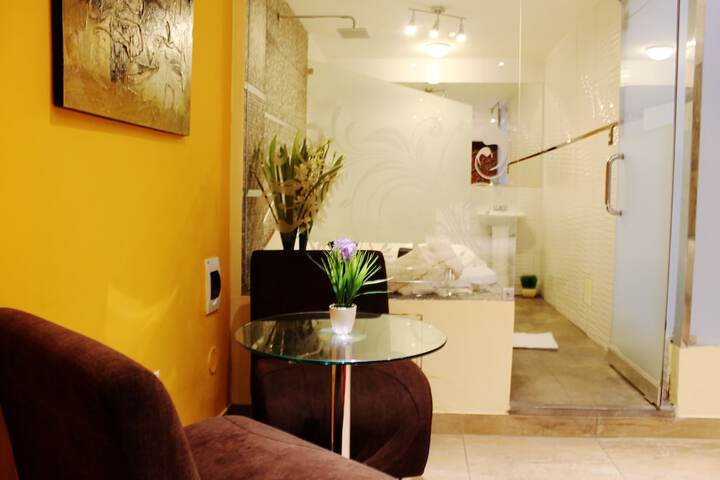 Room 13 of 16