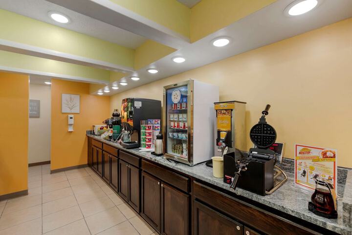 Breakfast/Coffee Service 30 of 40