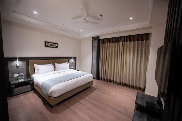 Room 10 of 19