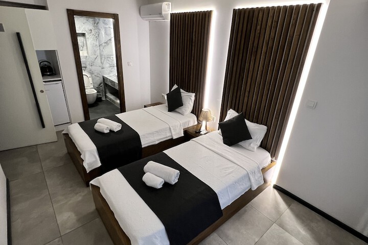 Room 15 of 35
