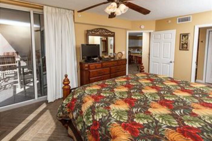 Room 21 of 38