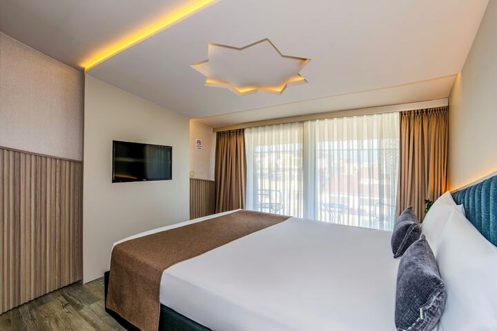 Room 10 of 51