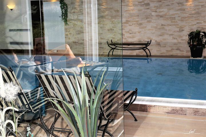 Hotel Pool