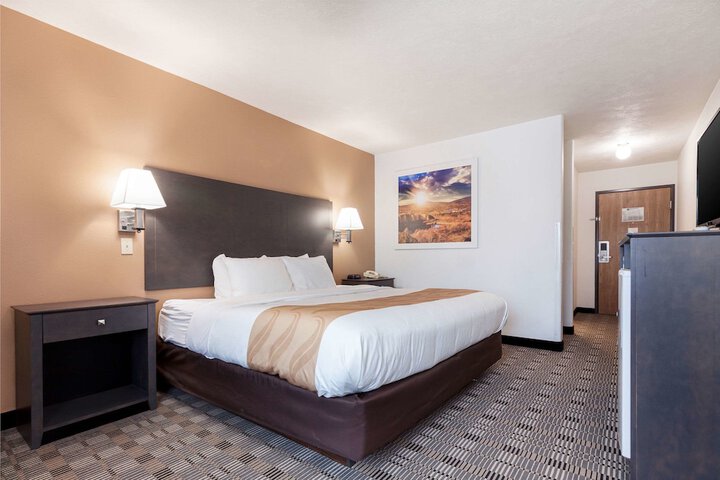 Room 6 of 38