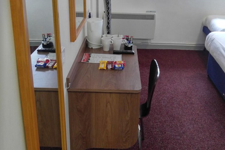 Room 65 of 236