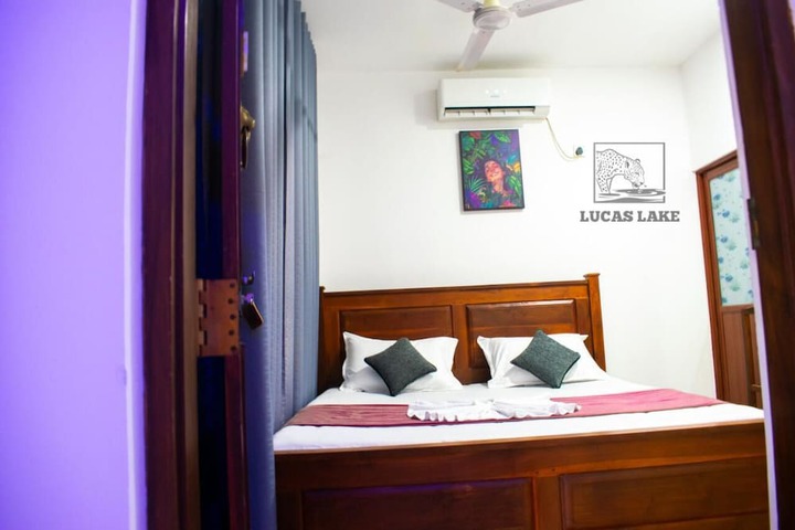 Room 7 of 25