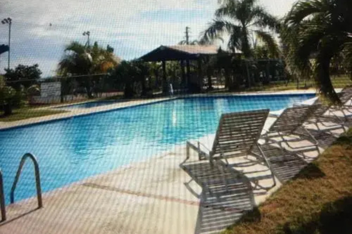 Pool 5 of 9