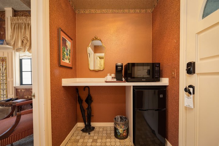 Room 9 of 50