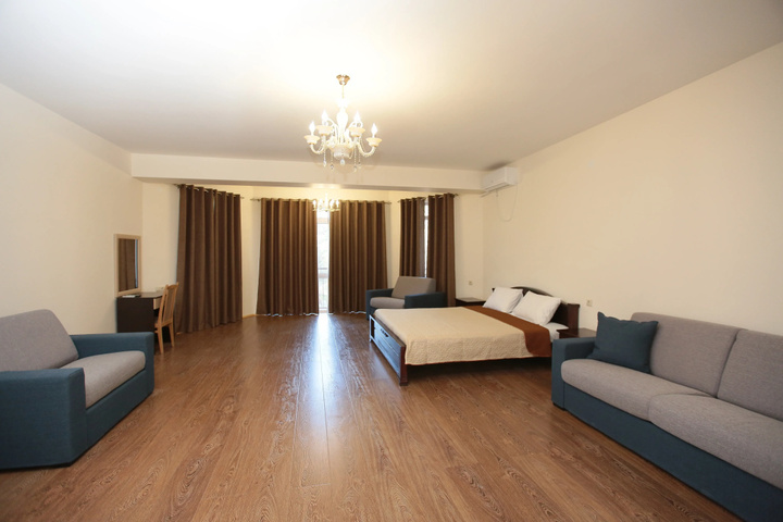 Room 12 of 23