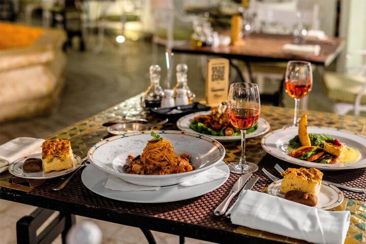 Dining 134 of 176