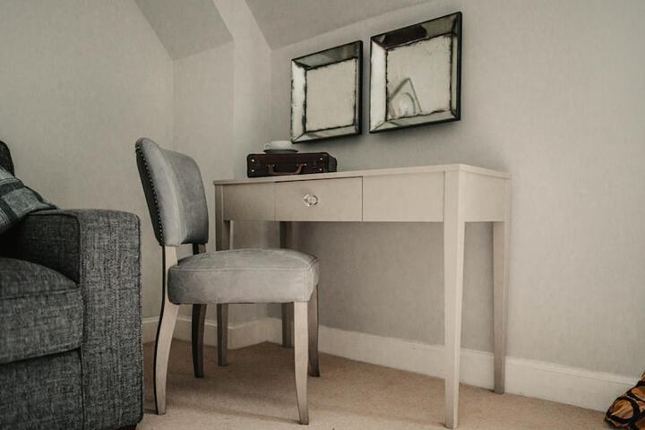 Room 4 of 52