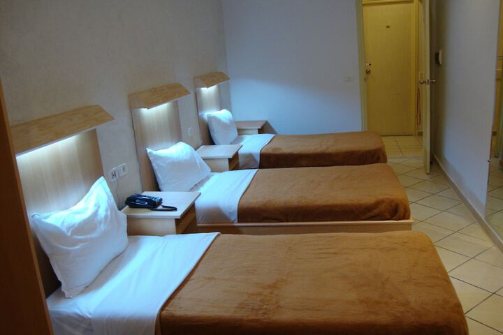 Room 5 of 28