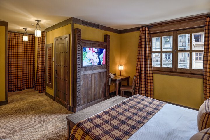 Room 7 of 44