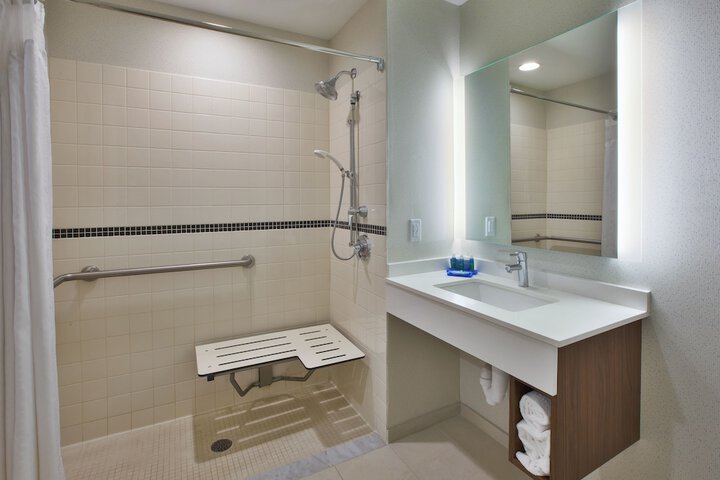 2 Queen Beds (6 of 23)