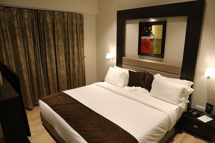 Room 10 of 46