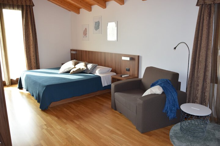 Room 12 of 65