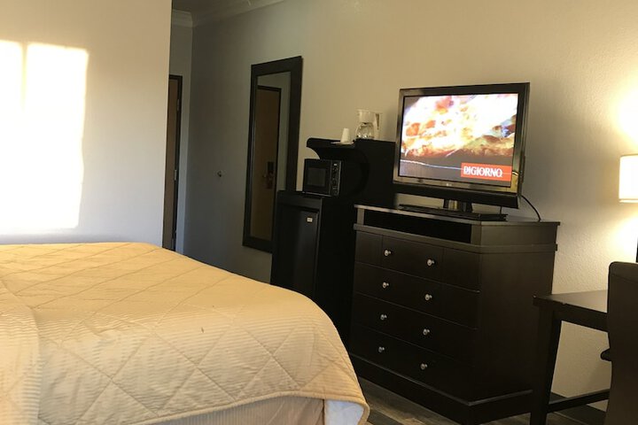 Standard King Bed Accessible (7 of 14)